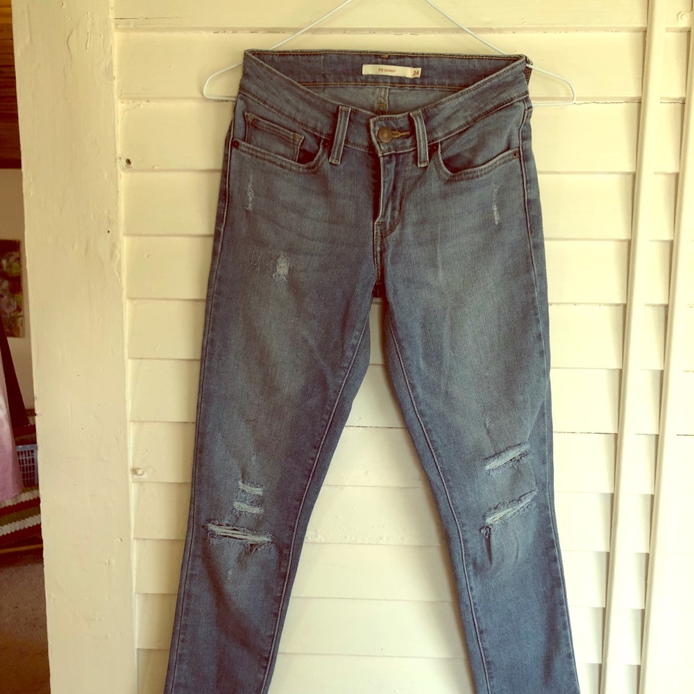 Distressed Super Skinny Levi’s Jeans